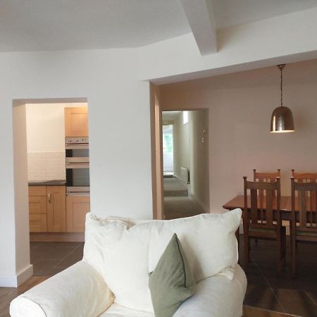 Spacious 2-Bed Apartment In Ruthin Exterior foto